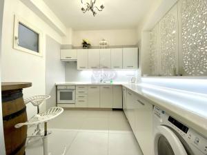 Pronájem bytu 1+1, Praha - Modřany, Dolnocholupická, 50 m2