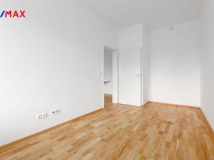 Prodej bytu 3+kk, Karlovy Vary, Šumavská, 76 m2
