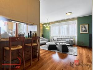 Prodej bytu 4+1, Karlovy Vary - Drahovice, Zbrojnická, 140 m2