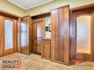 Prodej bytu 4+1, Karlovy Vary - Drahovice, Zbrojnická, 140 m2