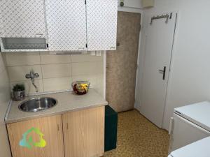 Pronájem bytu 1+kk, Praha - Nusle, Na Jezerce, 36 m2