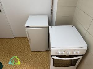 Pronájem bytu 1+kk, Praha - Nusle, Na Jezerce, 36 m2