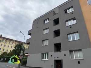 Pronájem bytu 1+kk, Praha - Nusle, Na Jezerce, 36 m2