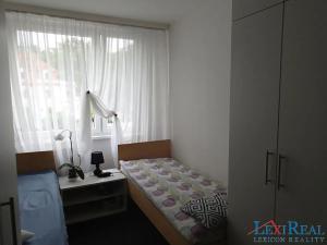 Prodej bytu 3+1, Praha - Smíchov, Plzeňská, 72 m2