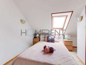 Pronájem bytu 1+kk, Praha - Bubeneč, U akademie, 39 m2