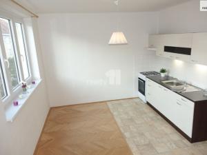 Pronájem bytu 1+kk, Praha - Žižkov, Biskupcova, 40 m2