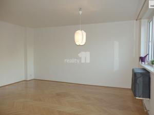 Pronájem bytu 1+kk, Praha - Žižkov, Biskupcova, 40 m2