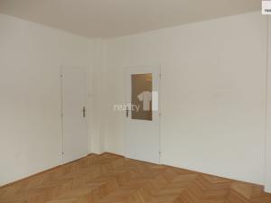 Pronájem bytu 1+kk, Praha - Žižkov, Biskupcova, 40 m2