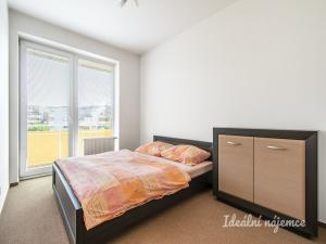 Pronájem bytu 2+kk, Praha - Kyje, Federova, 55 m2