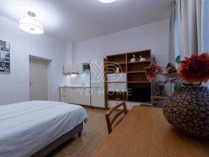 Prodej bytu 1+kk, Praha, Charvátova, 28 m2