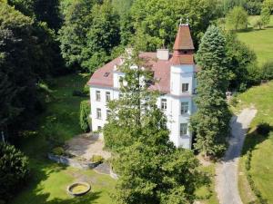 Prodej vily, Cvikov - Trávník, 1300 m2