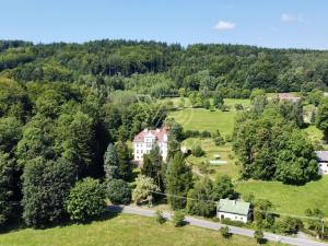 Prodej vily, Cvikov - Trávník, 1300 m2