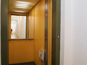 Pronájem kanceláře, Praha - Malá Strana, Karmelitská, 29 m2