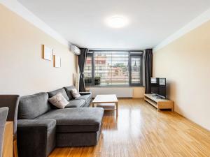Pronájem bytu 2+kk, Praha - Karlín, Rohanské nábřeží, 78 m2