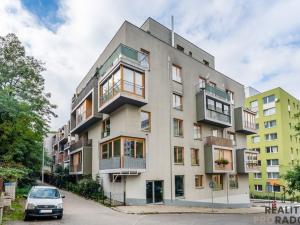 Prodej bytu 2+kk, Praha, Jeseniova, 56 m2