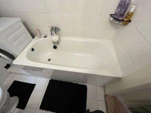Pronájem bytu 2+kk, Praha - Břevnov, Bělohorská, 52 m2