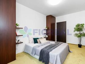 Pronájem bytu 3+kk, Praha - Vysočany, Pod Harfou, 98 m2