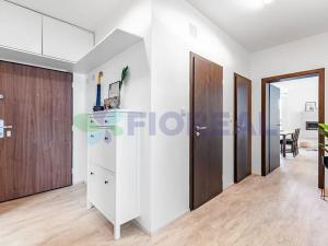 Pronájem bytu 3+kk, Praha - Vysočany, Pod Harfou, 98 m2