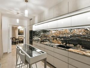 Pronájem bytu 4+1, Praha - Smíchov, Mozartova, 118 m2