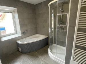 Prodej rodinného domu, Broumov - Velká Ves, Husova, 319 m2