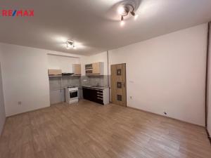 Pronájem bytu 2+kk, Hradec Králové, Okružní, 55 m2