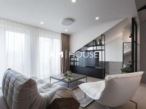 Pronájem bytu 3+kk, Praha - Žižkov, Husinecká, 115 m2