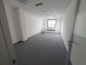 Pronájem kanceláře, Praha - Karlín, Thámova, 309 m2