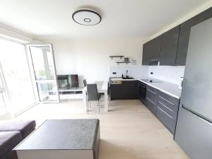Pronájem bytu 3+kk, Chýně, Příhodova, 60 m2