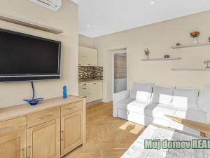 Pronájem bytu 1+kk, Praha - Vinohrady, Sobotecká, 24 m2
