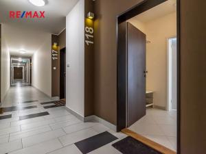 Pronájem bytu 1+kk, Praha - Střížkov, Makedonská, 35 m2