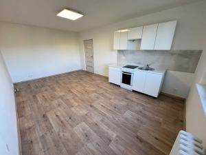 Pronájem bytu 2+kk, Příbram, Čechovská, 45 m2