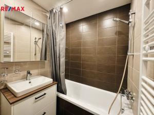 Pronájem bytu 3+kk, Praha - Háje, Cyprichova, 68 m2
