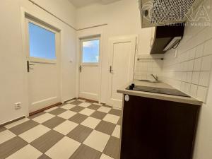 Pronájem bytu 2+kk, Praha - Břevnov, Patočkova, 42 m2