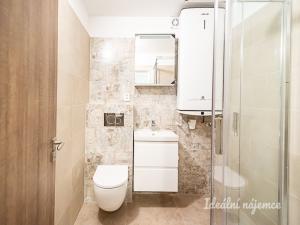 Pronájem bytu 2+kk, Praha - Karlín, Březinova, 51 m2