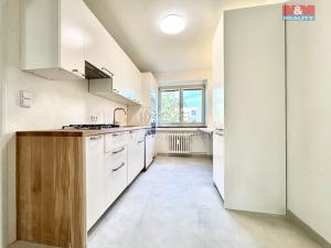 Pronájem bytu 2+1, Hradec Králové, Labská kotlina, 54 m2