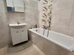 Pronájem bytu 2+1, Třinec, nám. Míru, 80 m2