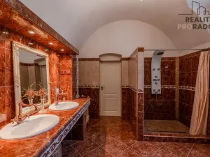 Prodej rodinného domu, Kučerov, 292 m2