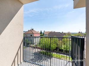 Pronájem bytu 1+kk, Praha - Kyje, Za černým mostem, 24 m2