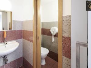 Pronájem obchodního prostoru, Praha - Smíchov, Staropramenná, 50 m2