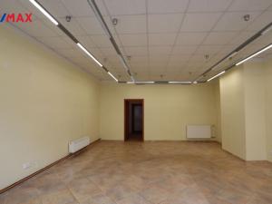 Pronájem obchodního prostoru, Karlovy Vary - Rybáře, Sokolovská, 75 m2