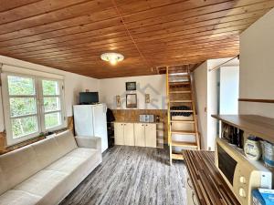 Prodej chaty, Praha, Mezitraťová, 32 m2