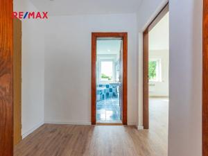 Pronájem bytu 1+1, Jesenice, Školní, 45 m2