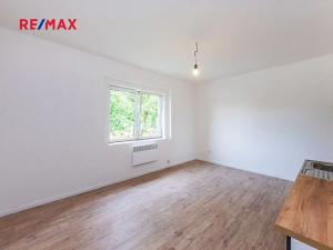 Pronájem bytu 1+1, Jesenice, Školní, 45 m2