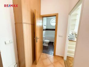 Pronájem bytu 1+kk, Praha - Holešovice, U Pergamenky, 28 m2