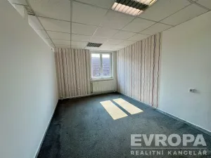 Pronájem kanceláře, Kralovice, nám. Osvobození, 54 m2