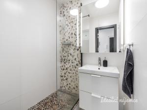 Pronájem bytu 3+kk, Praha - Chodov, Konstantinova, 63 m2