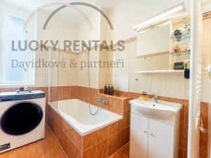 Pronájem bytu 2+1, Praha - Smíchov, U Malvazinky, 82 m2
