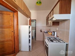 Pronájem bytu 2+1, Karlovy Vary - Rybáře, Rohová, 39 m2