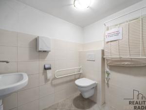 Prodej obchodního prostoru, Pardubice, U Josefa, 66 m2