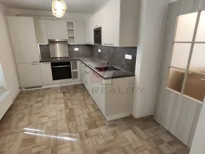 Pronájem bytu 2+1, Kolín, Bachmačská, 58 m2